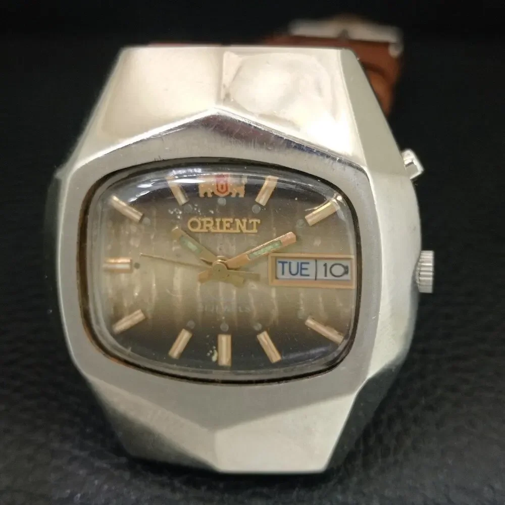 Vintage 1983 Orient Automatic Mens Silver Watch W/daydate & Gold accents